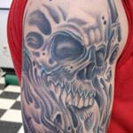 skullsleeveleft
